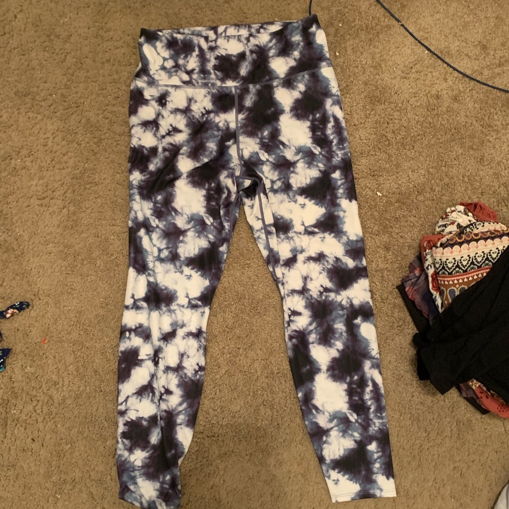NEW NEVER WORN blue tie dye leggings